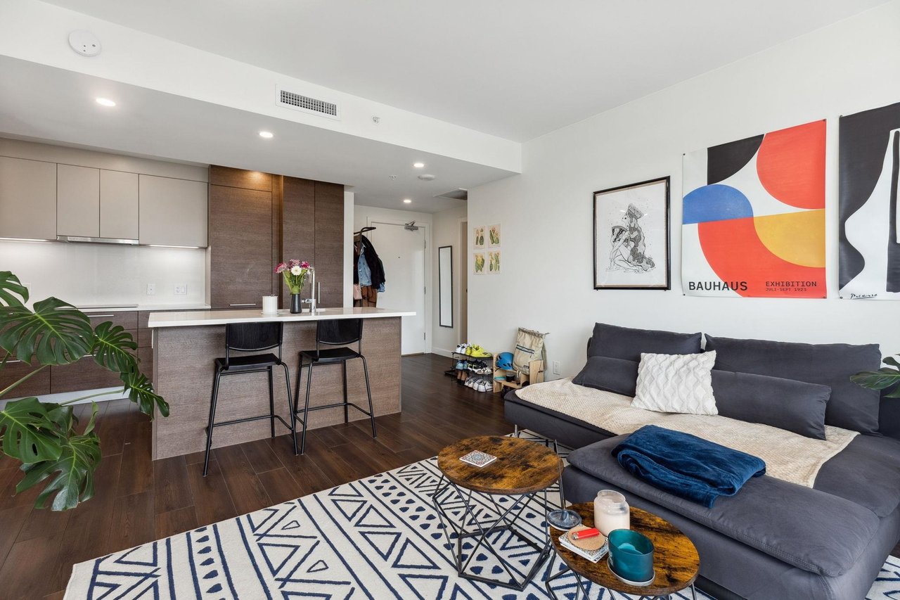 509-285 E 10th Ave