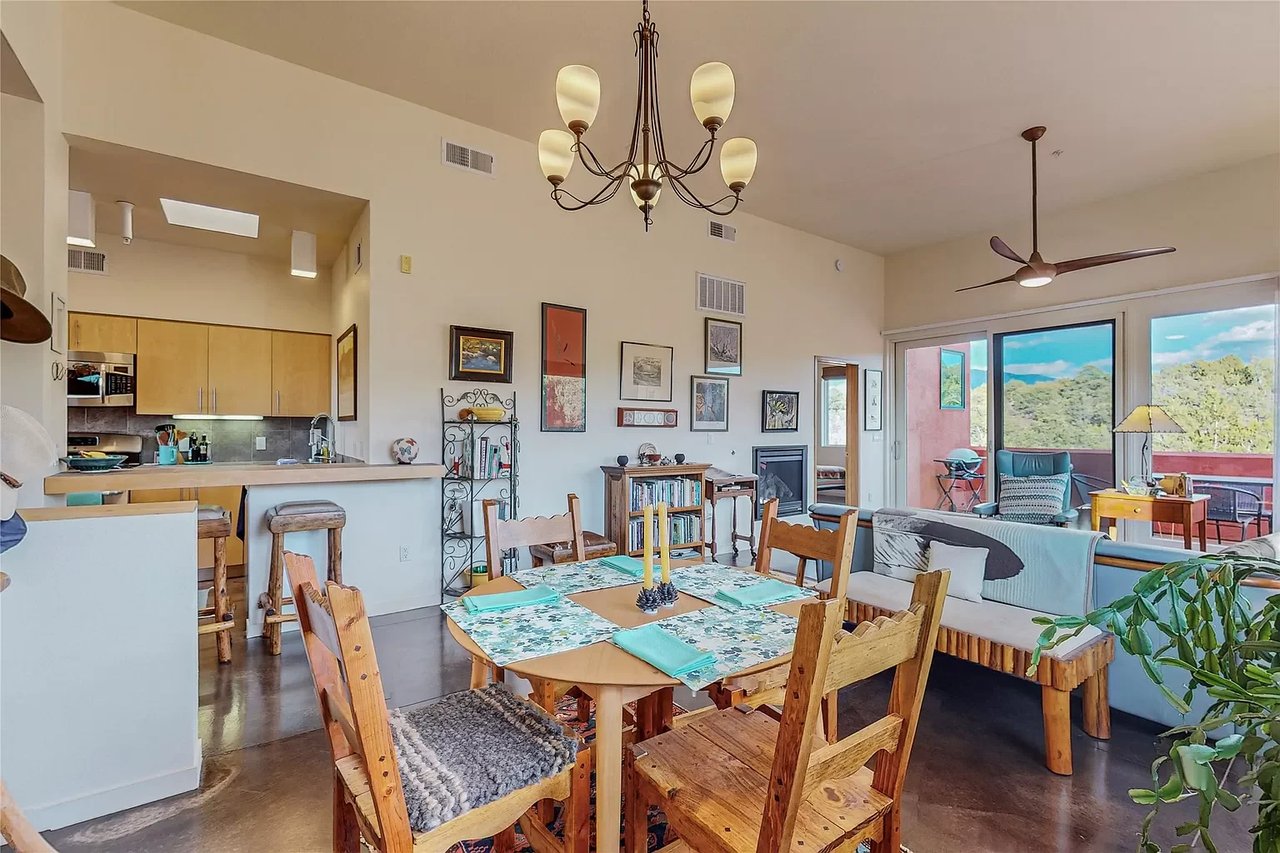 604 Avenida Villa Hermosa #201