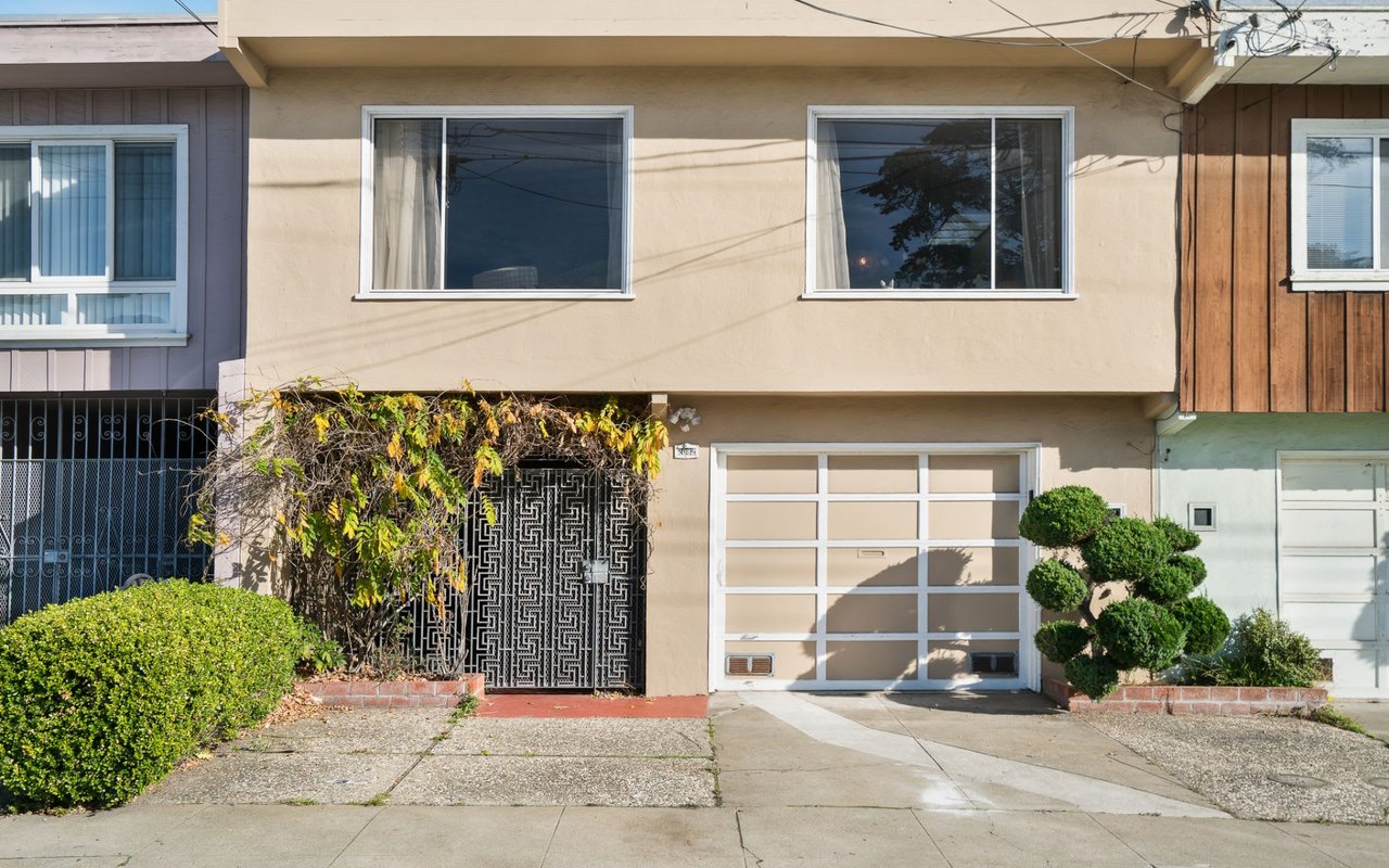 2082 36th Ave