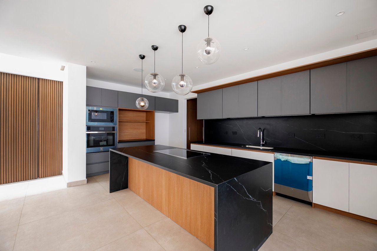 Gated Pool Residence, Escazu, San Jose
