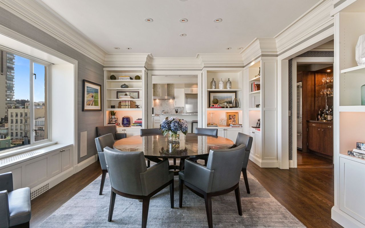  Prestigious Half Floor Apartment on Russian Hill