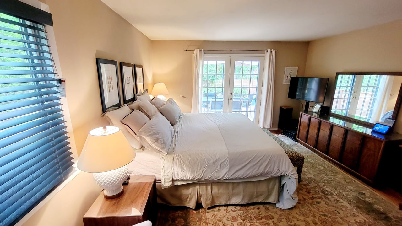 THE PERFECT HAMPTONS SUMMER RENTAL CLOSE TO VILLAGE