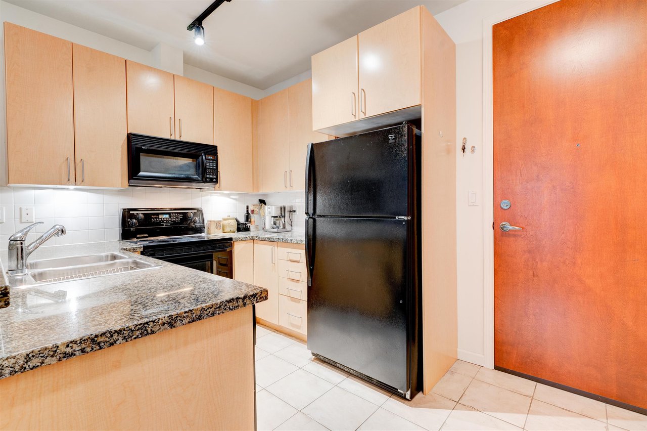 206-2065 W 12th Avenue, Vancouver