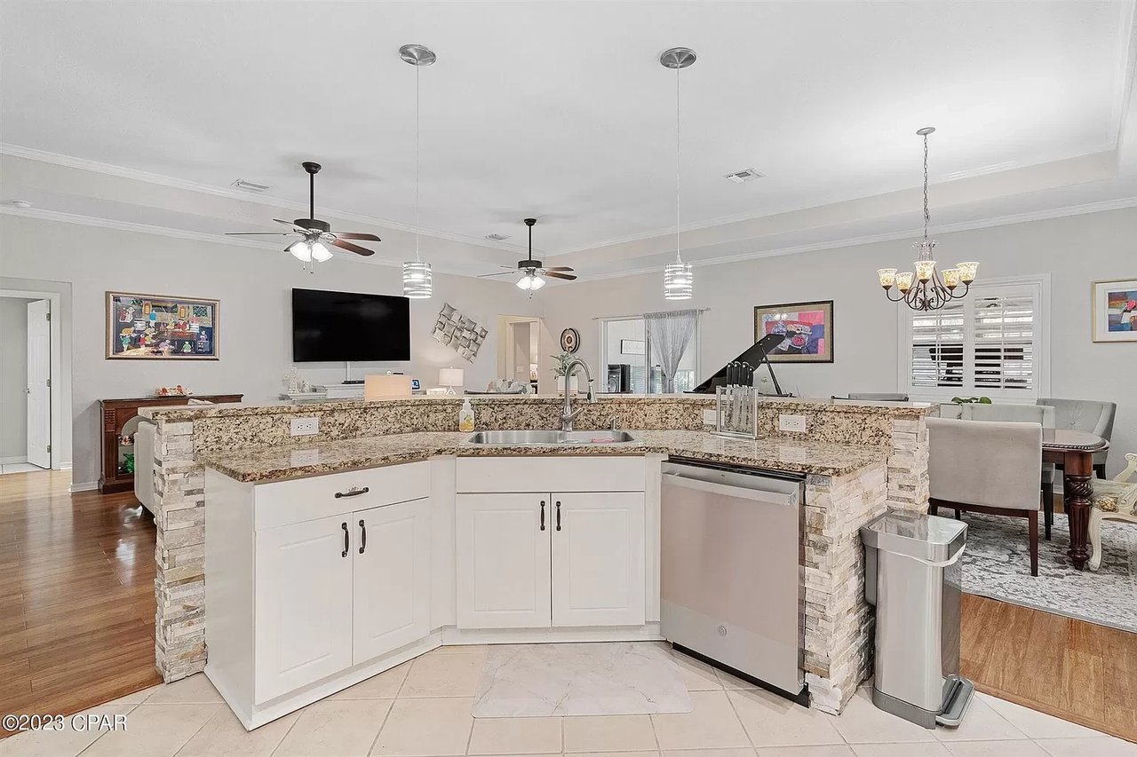 200 MIDDLEBURG Drive