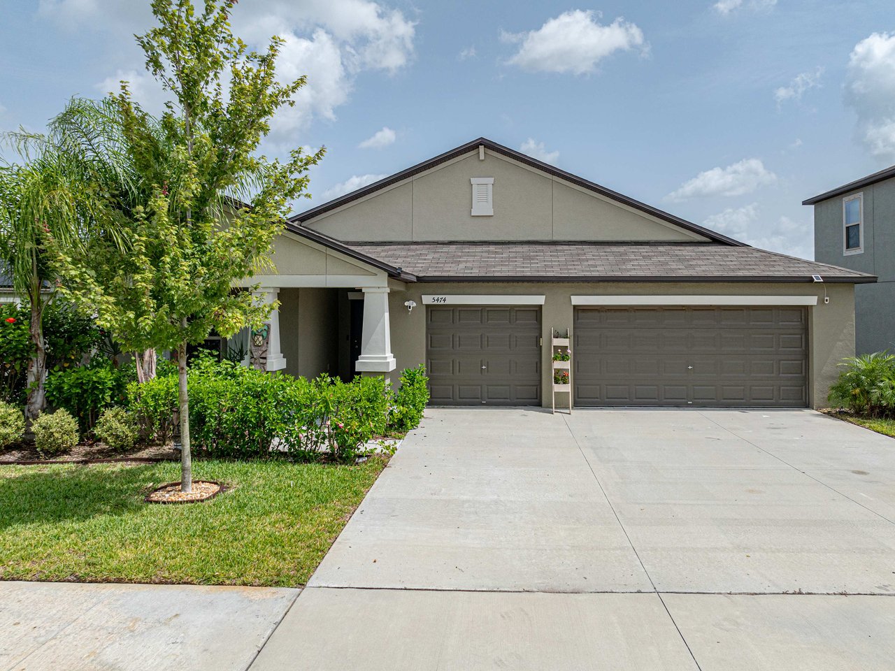 5474 LESLIE CANYON DR