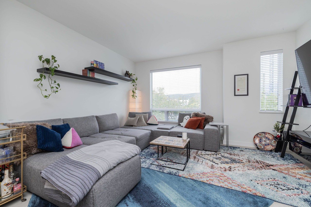 207-3105 St George St