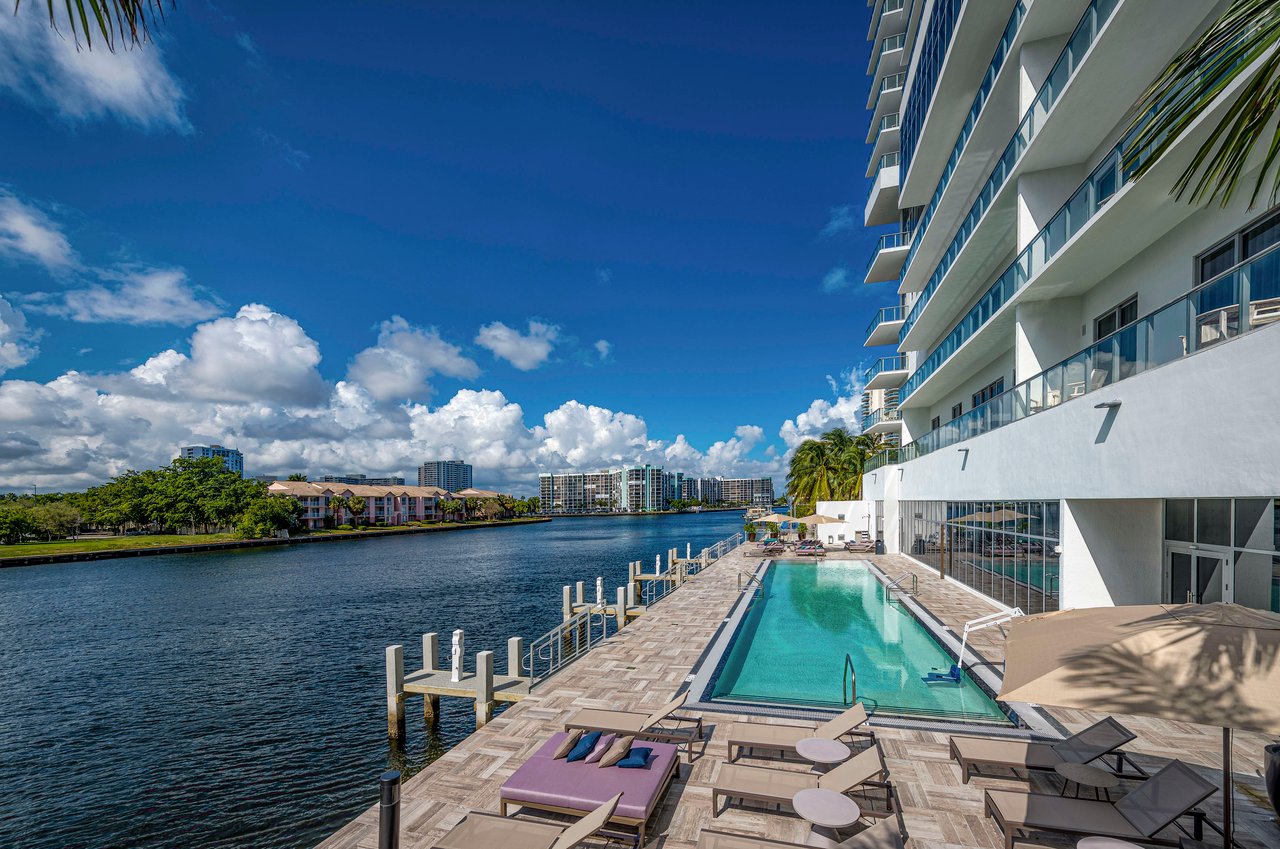 4010 S Ocean Drive 1006