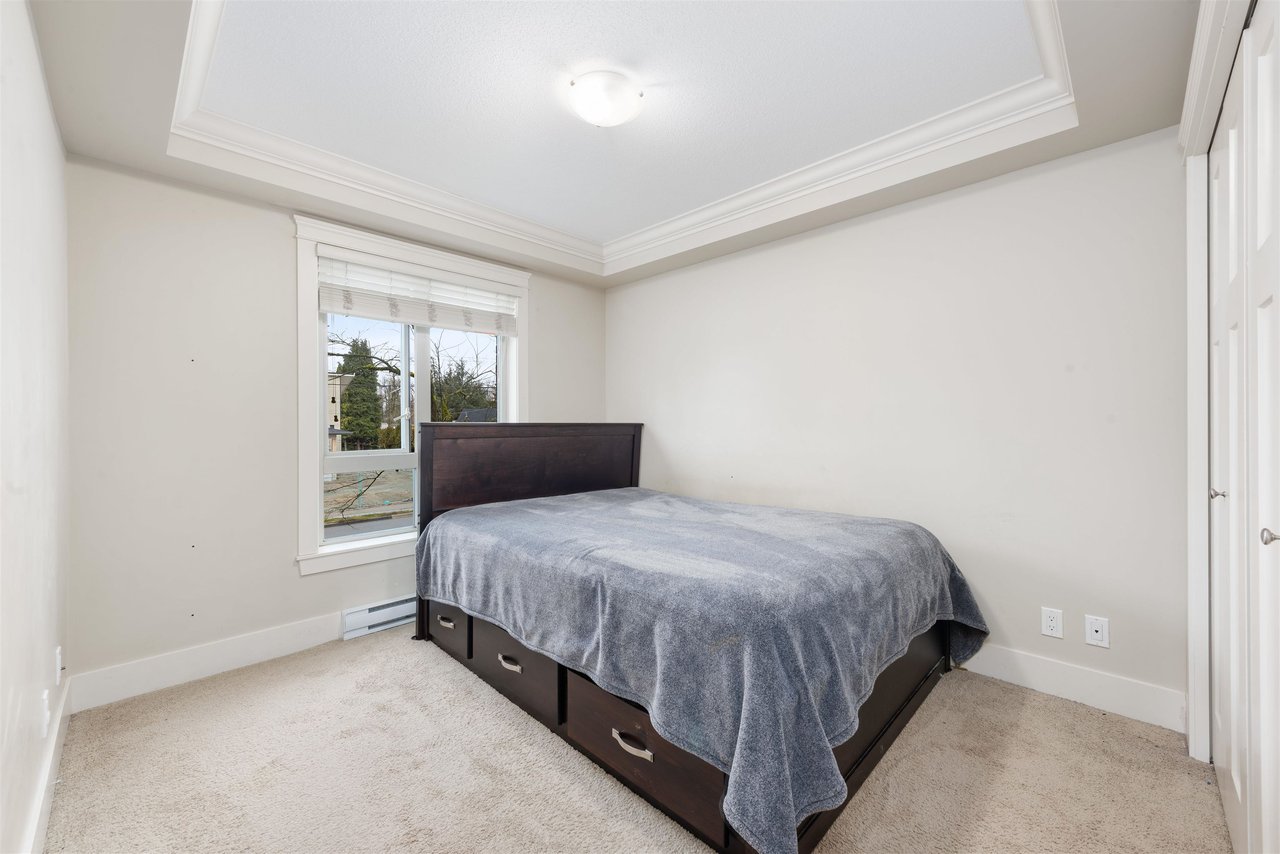 212-2175 Fraser Ave
