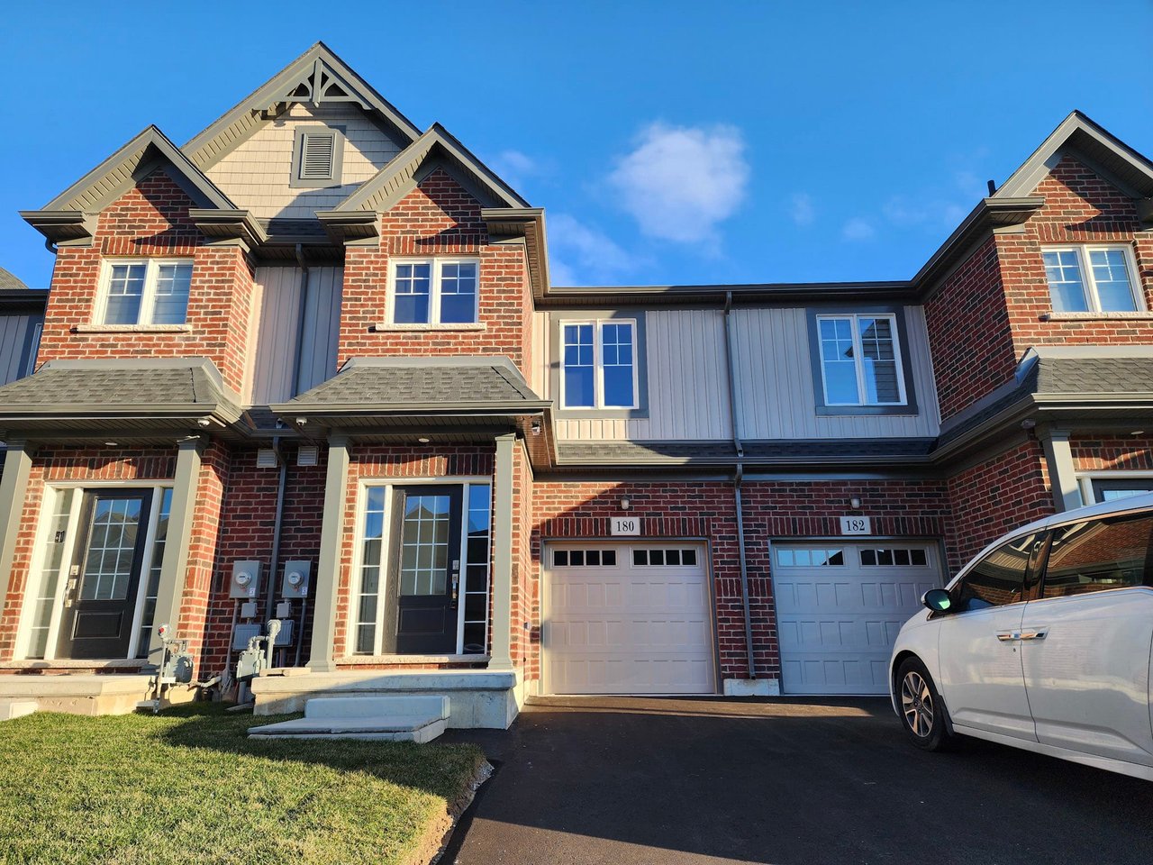 180 Bur Oak Dr