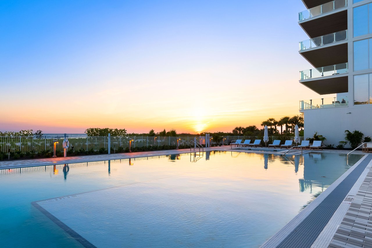 4651 GULF OF MEXICO DR #102