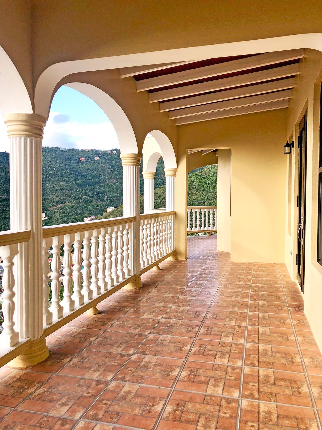 977 Horsepath 3 Bedroom Penthouse
