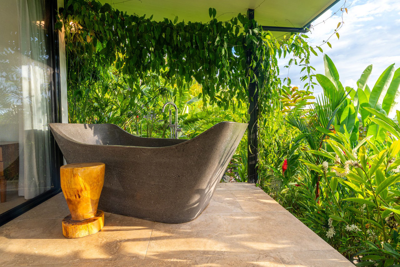 Contemporary Home and Guest House, Ojochal, Puntarenas