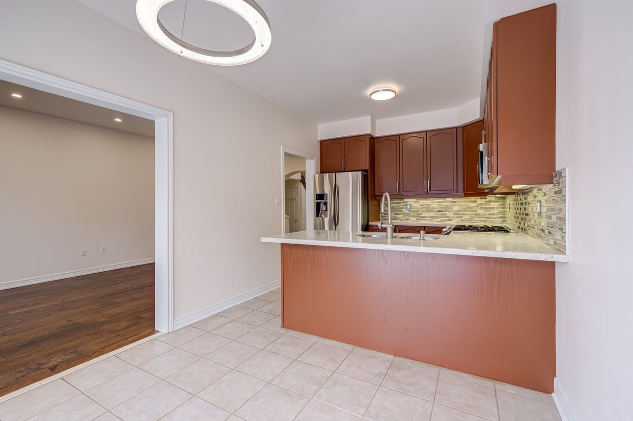 11 Cathmar Dr