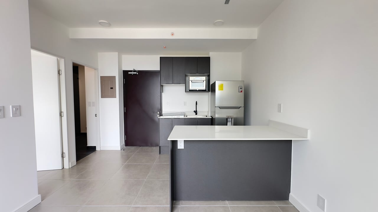 High Floor City View Condo, San Jose