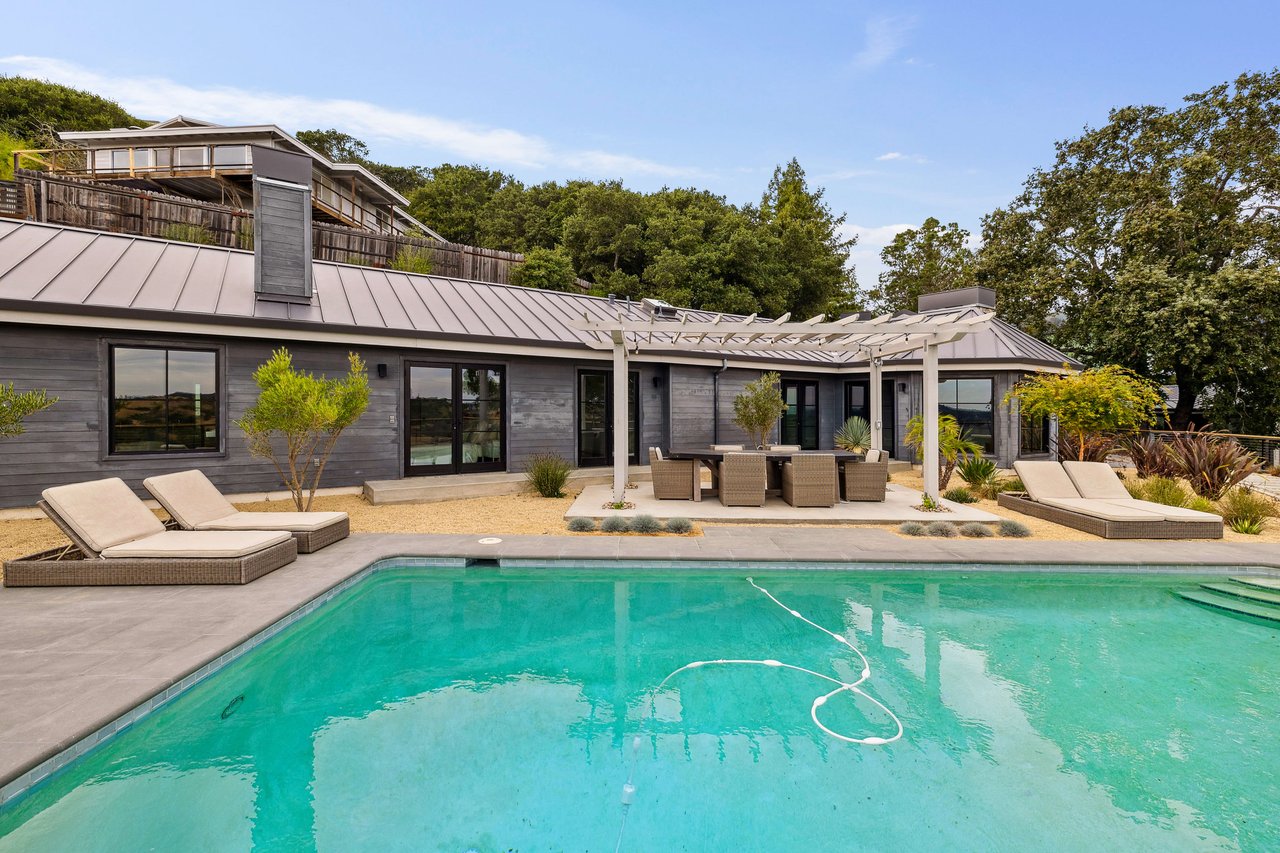 111 Woodside Drive