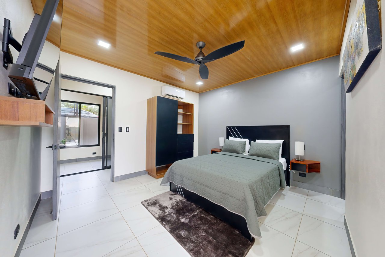 Casa Palma, Brand New Luxury 3 bedroom, 4 bathroom home with Amazing Sunset View in Quepos