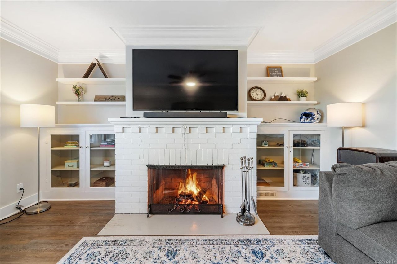 1123 Reynolds Rd, Saanich