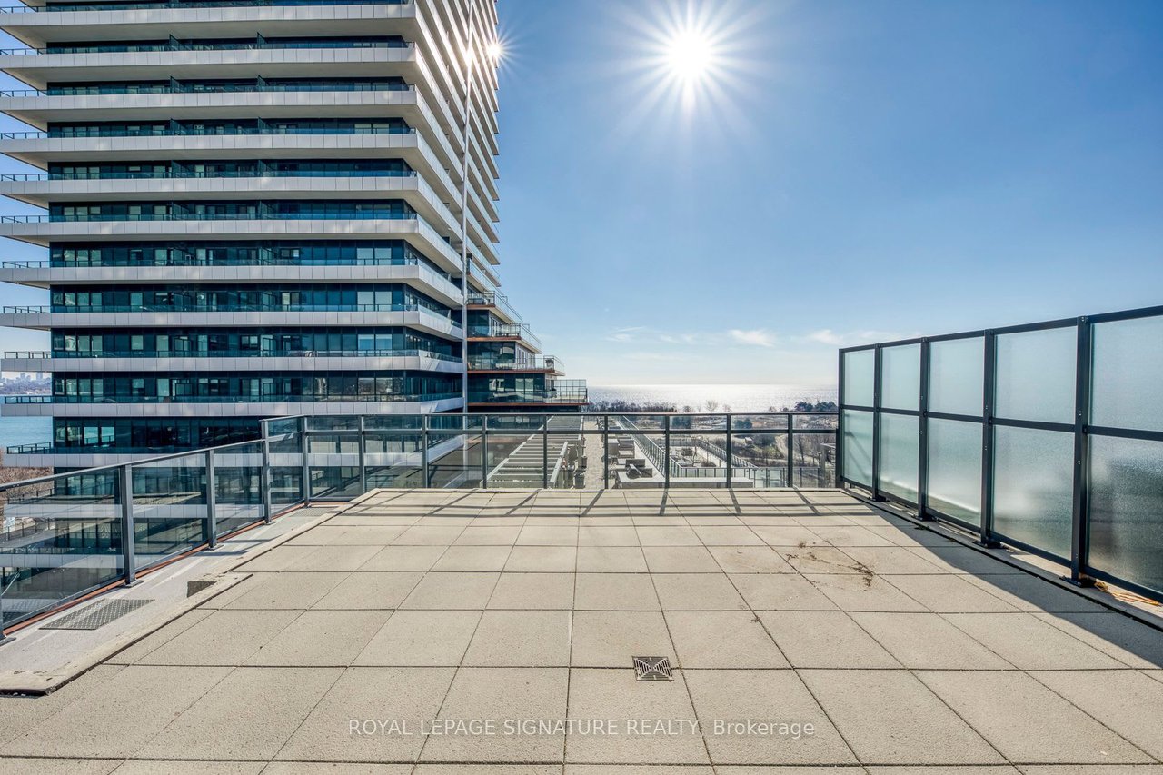 30 Shore Breeze Dr Unit: 819