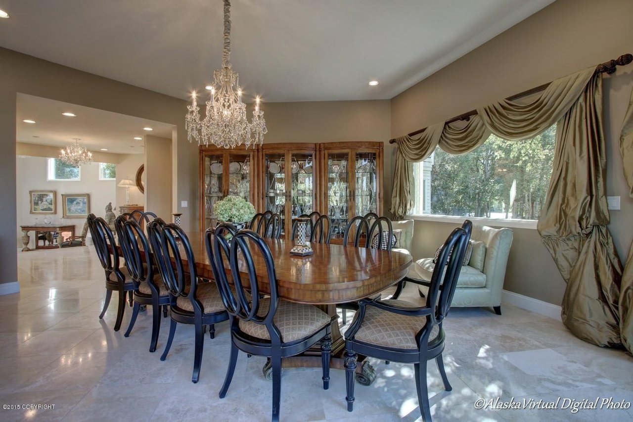 3418 Lakeside Dr