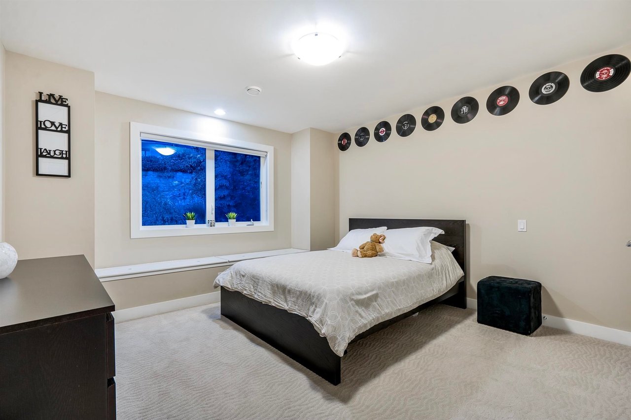 380 Newdale Ct