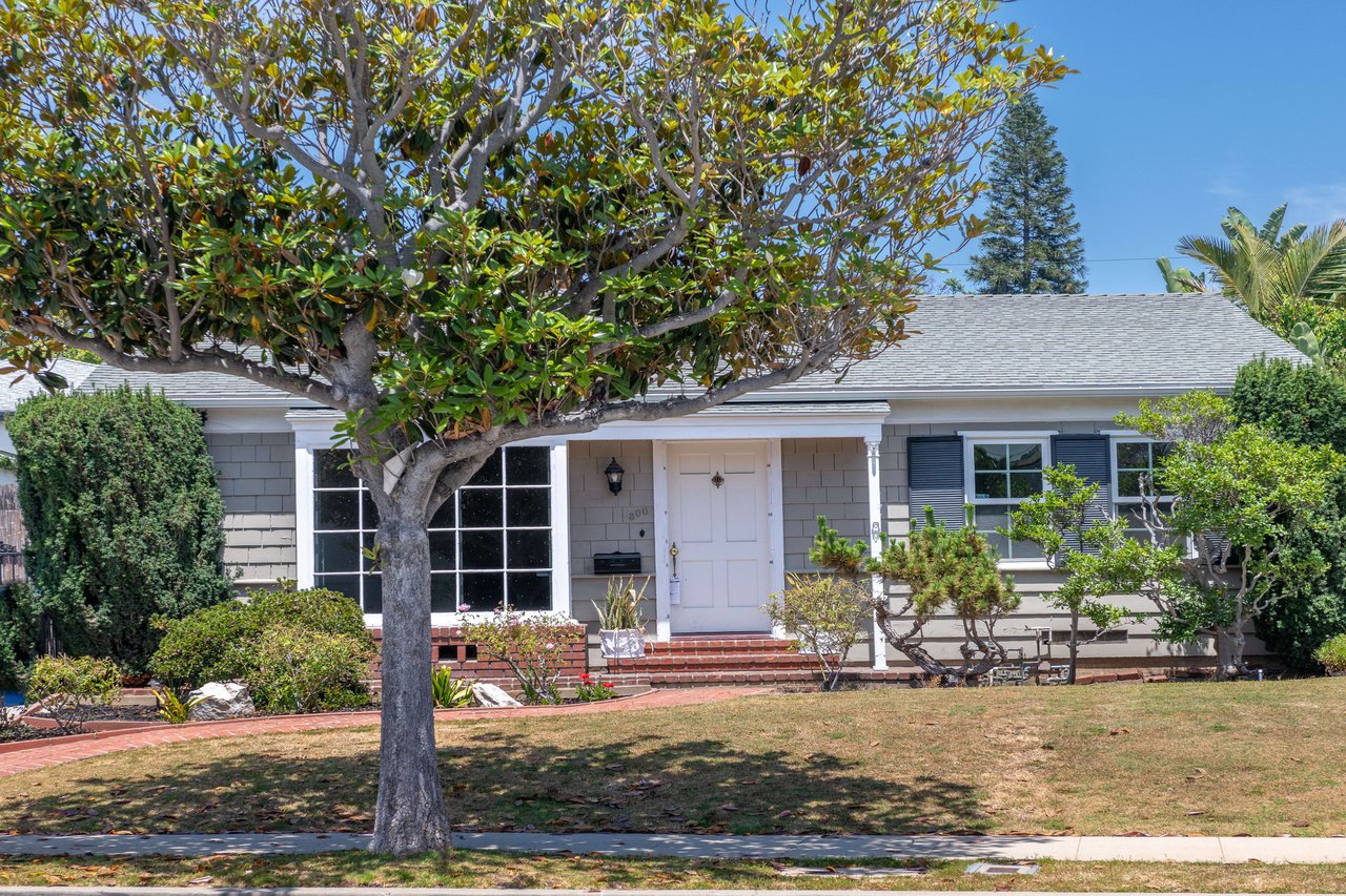 300 S Kenter Avenue