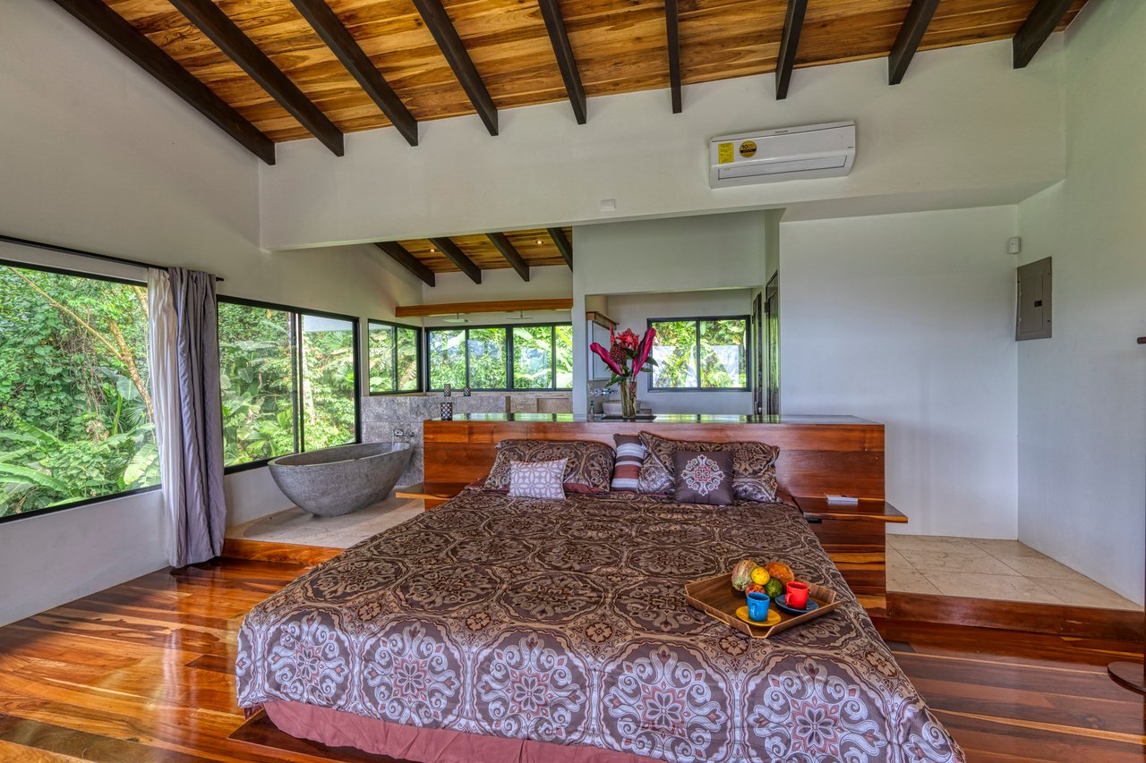 Solar Powered Treehouse Estate, Uvita, Puntarenas