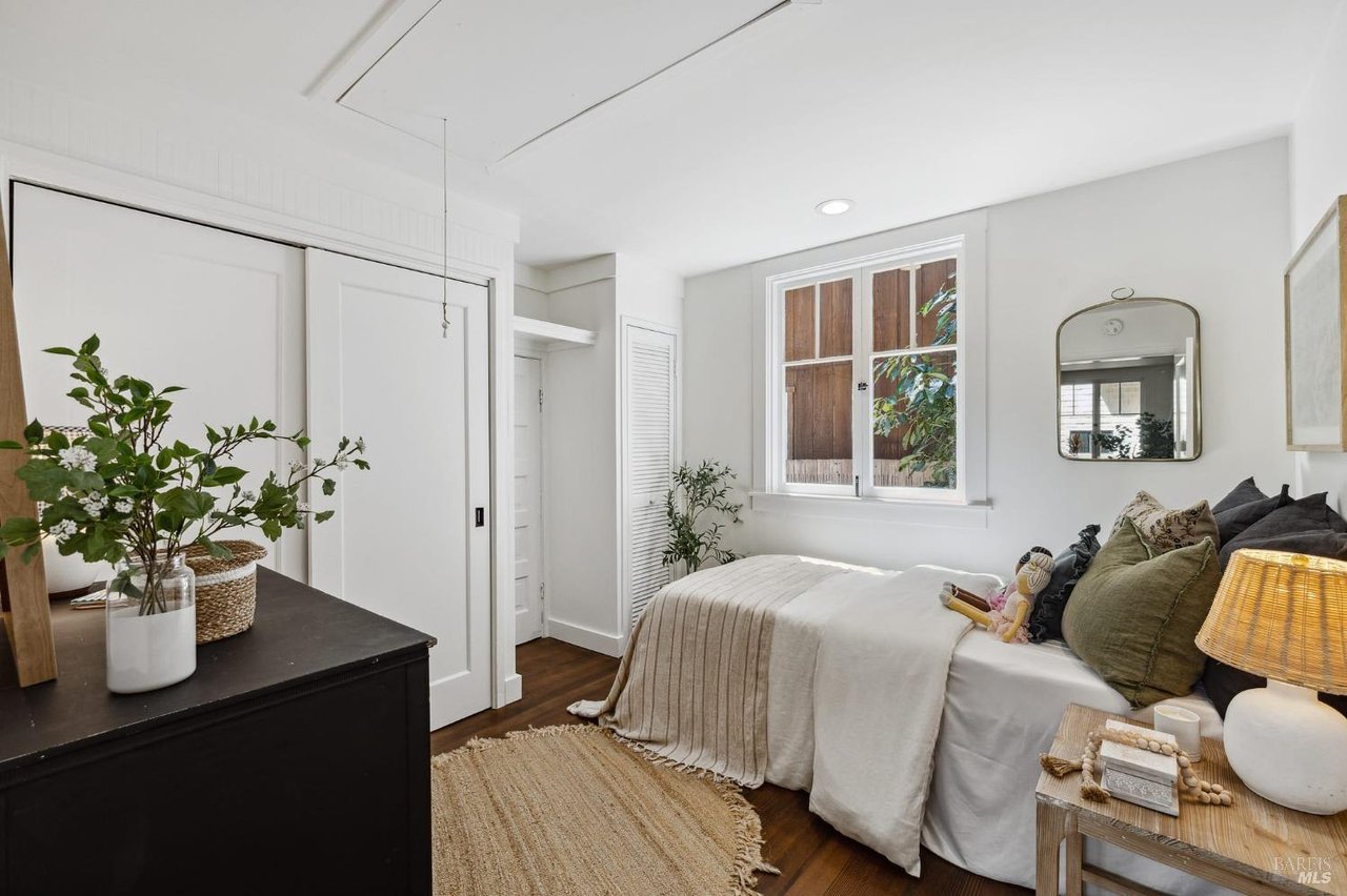 207 Madrone Ave