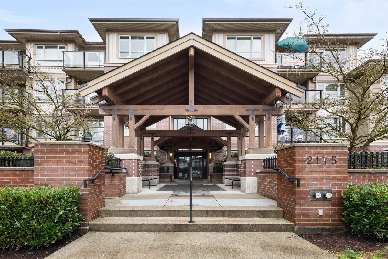 212-2175 Fraser Ave