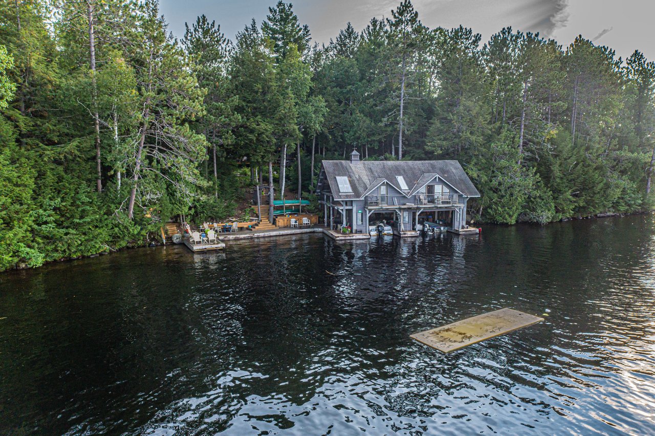 Fasullo / Crigger & Associates  Presents A Beautiful Family Cottage In Ontario