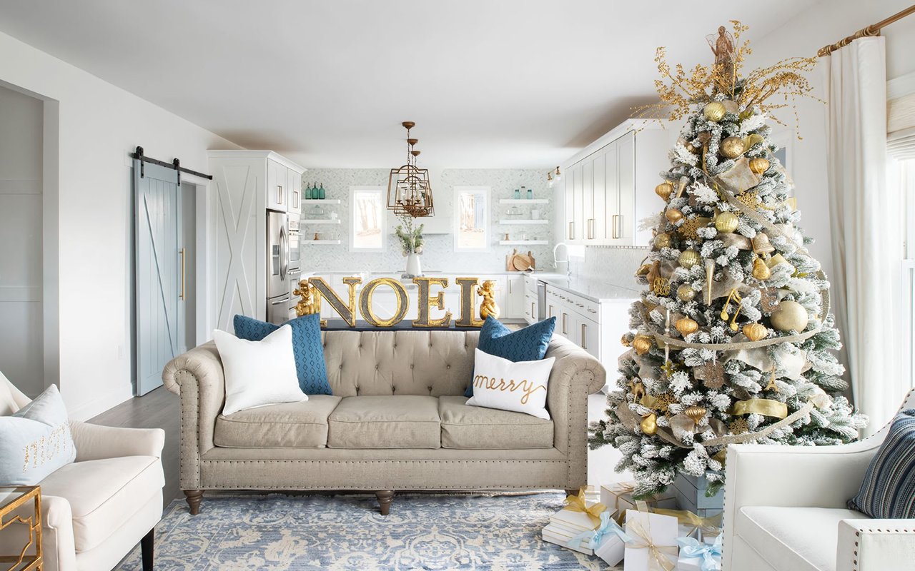 Christmas Decorating With Blue & White