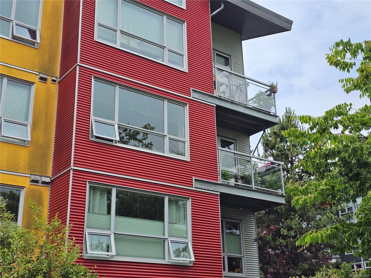 208-787 TYEE Rd, Victoria
