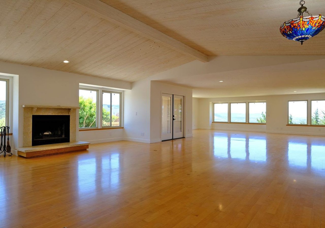 23730 Spectacular Bid Ln