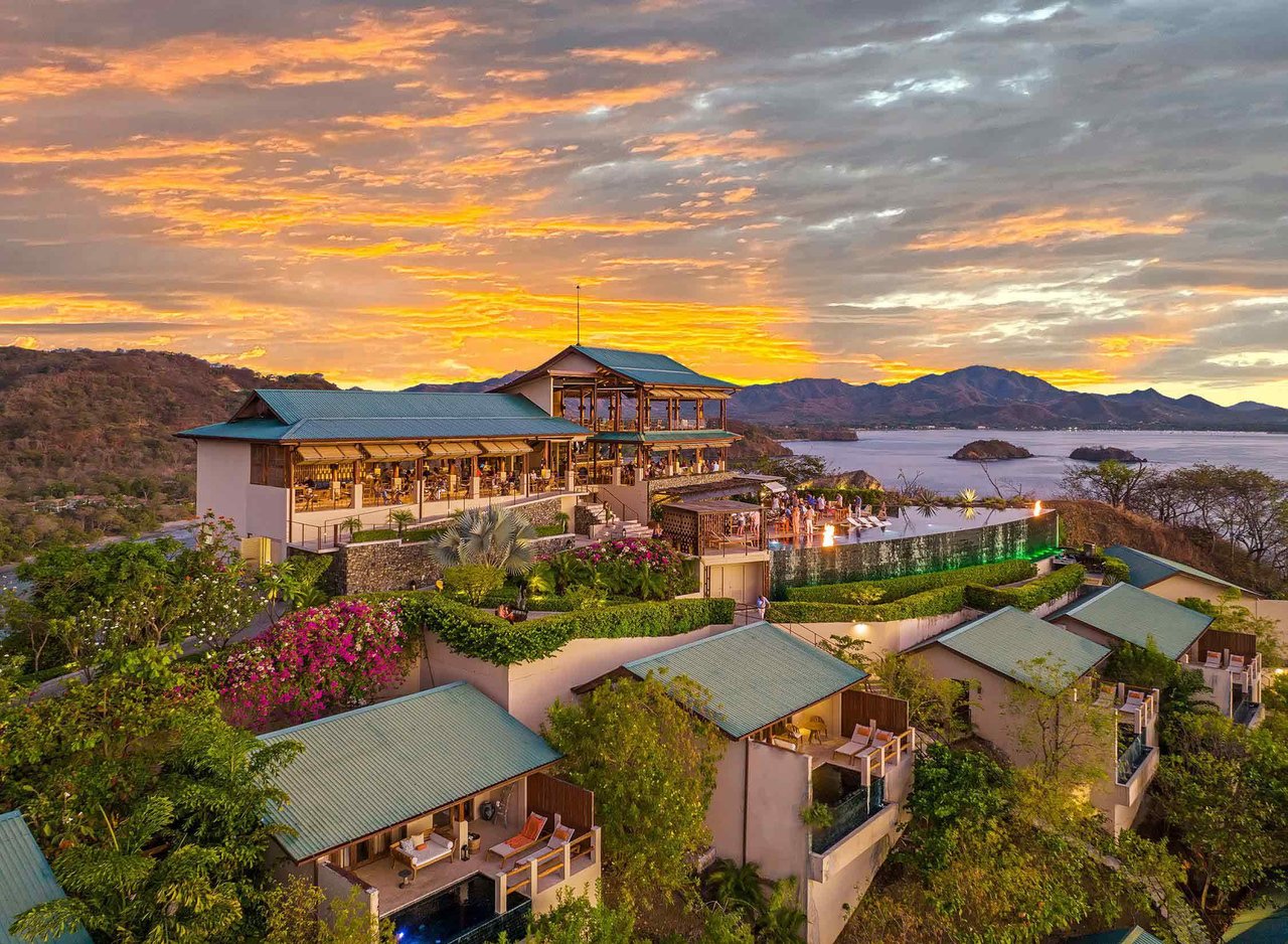 CASA CHAMELEON RESIDENCES AT LAS CATALINAS