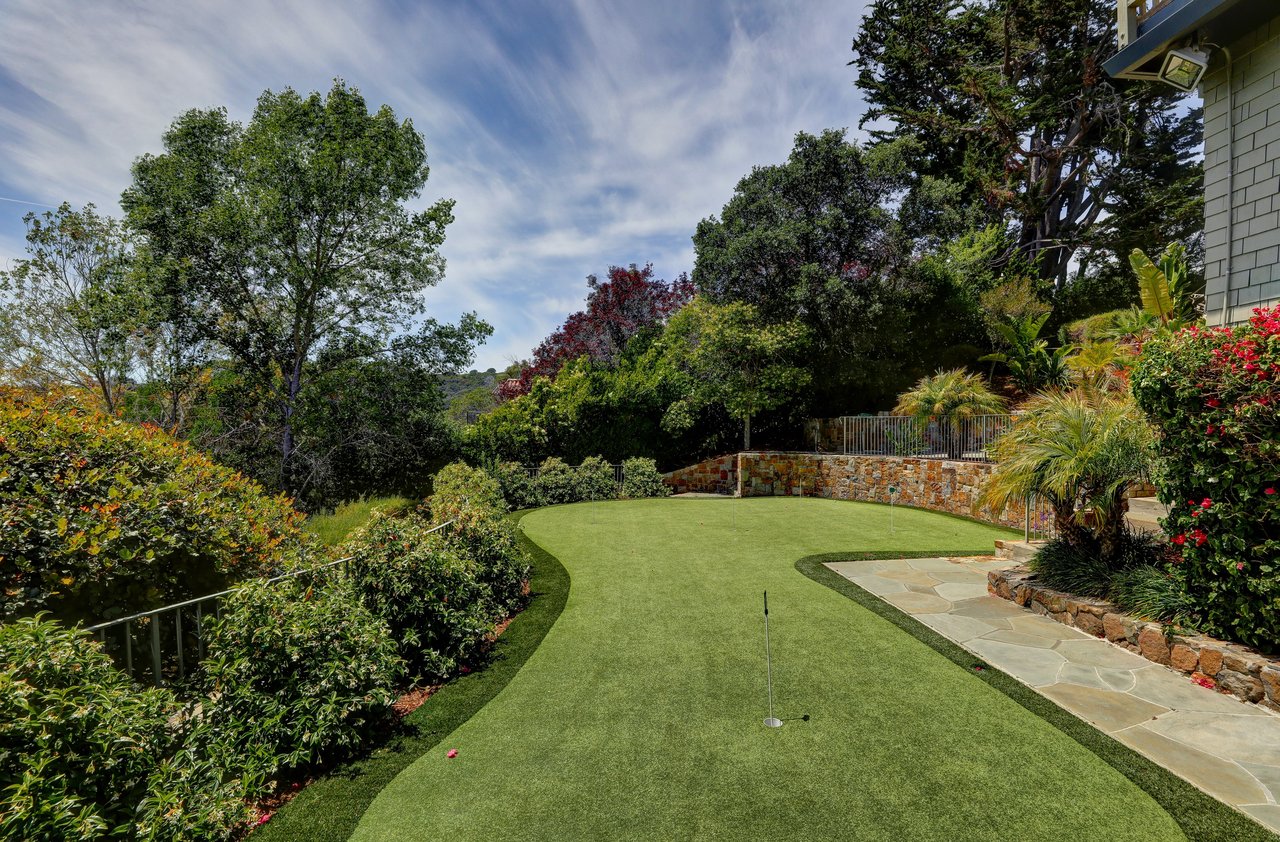 Picturesque Valley Views