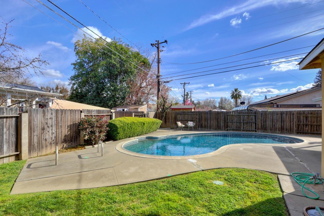 2448 Northview Dr