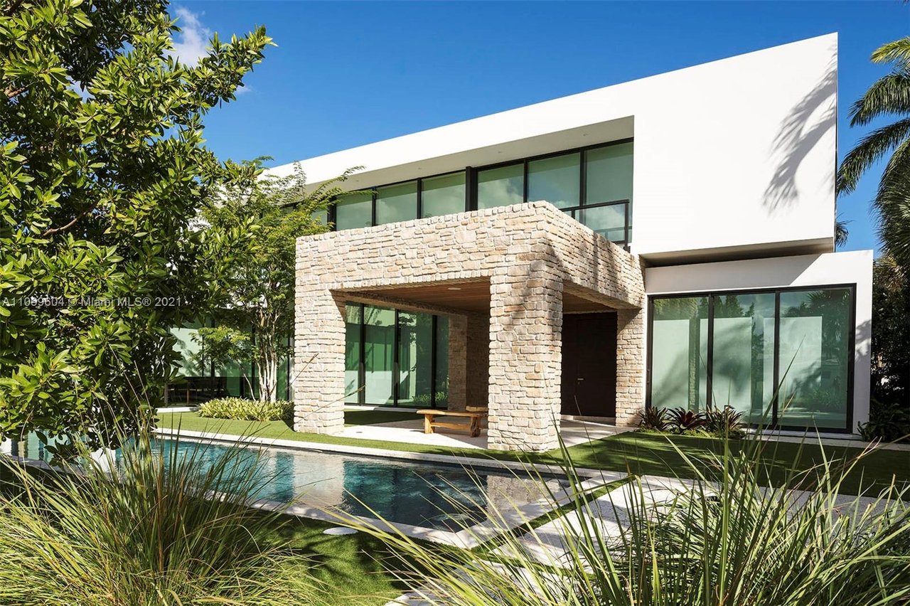 Newly Built Contemporary Waterfront Estate