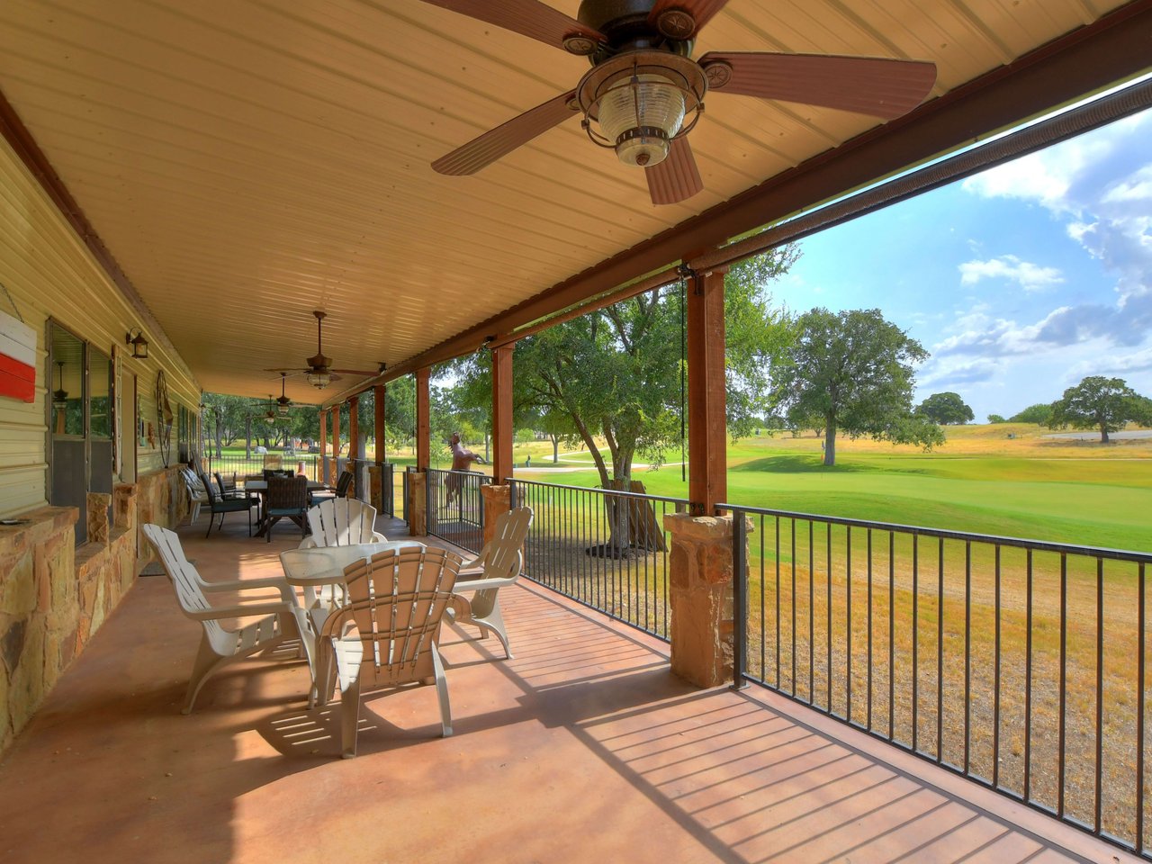 1138 Skyline Dr