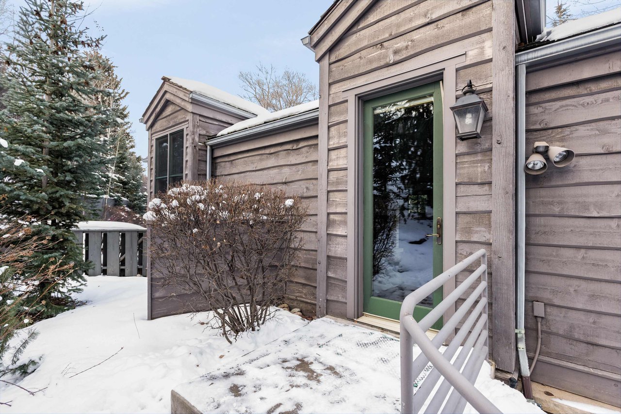 Peaceful One-Bedroom Guest House in Aspen!