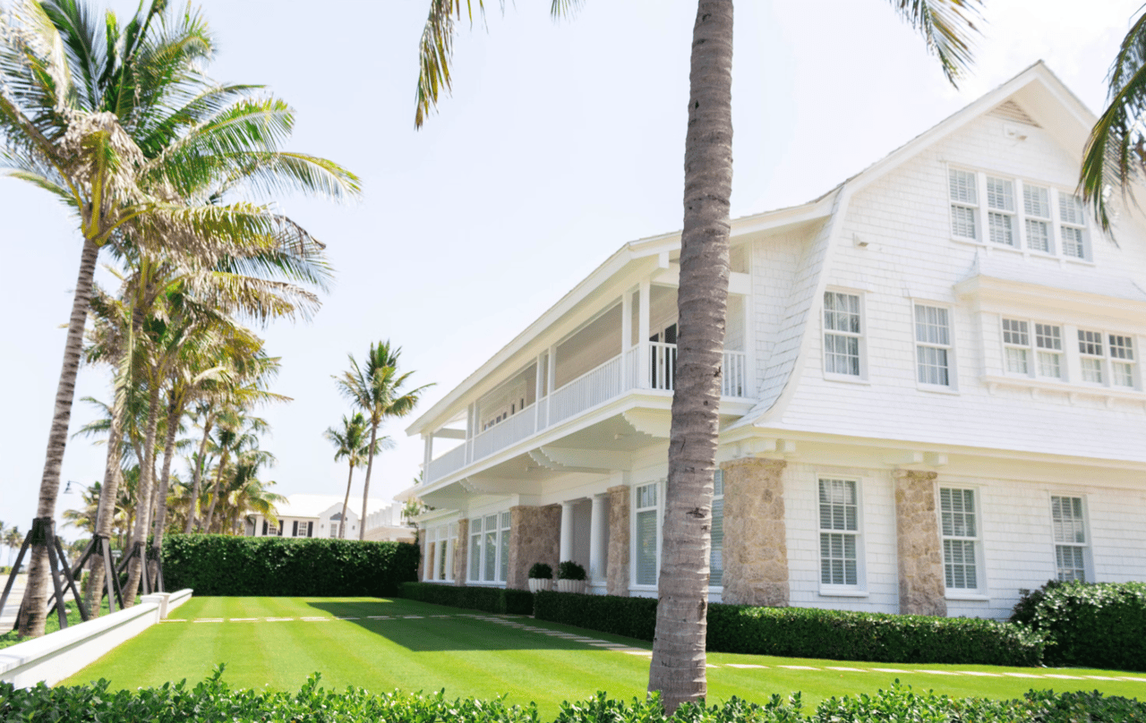 Discover Palm Beach's Exclusive Lifestyle: Luxury Homes and Neighborhoods