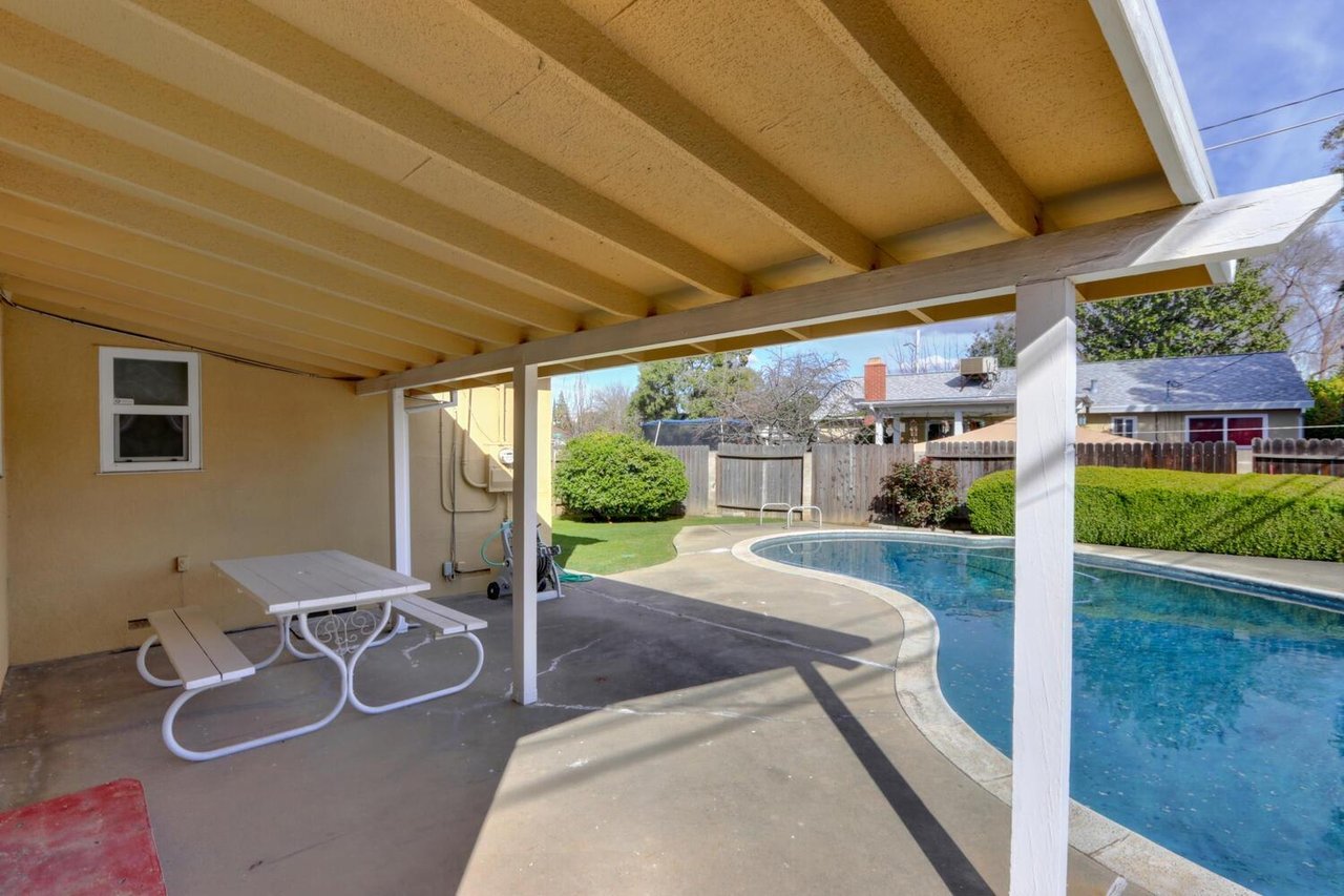2448 Northview Dr