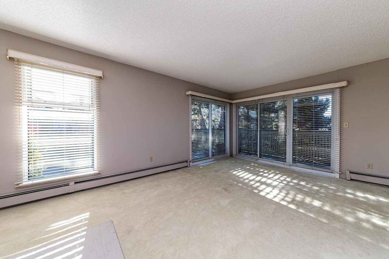 414-2366 Wall St