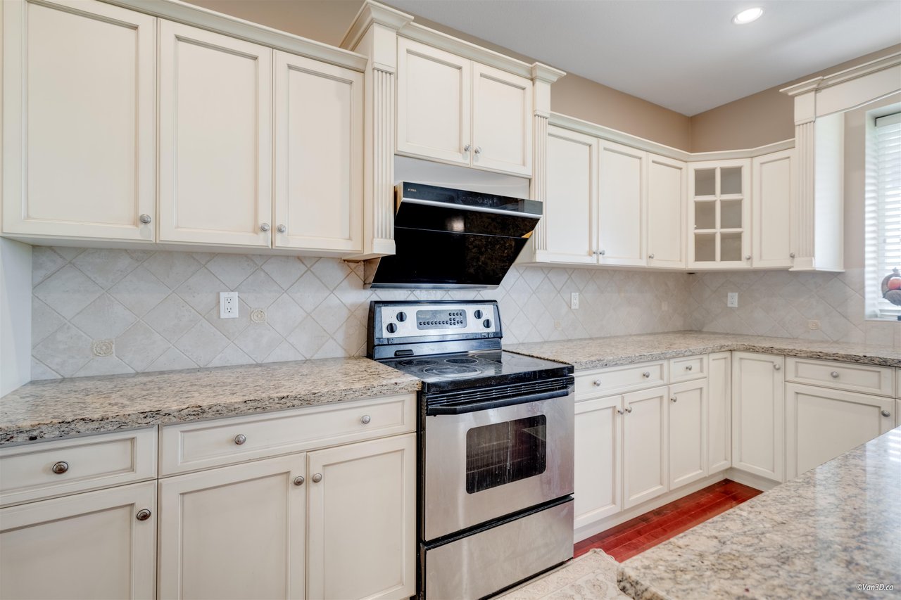 16495 111 Ave