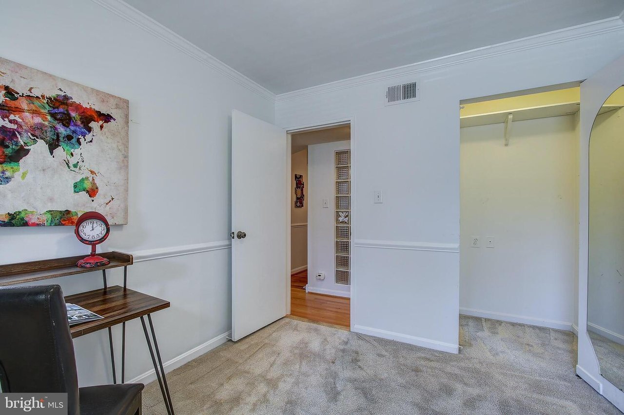 3825 Davis Pl NW, #204