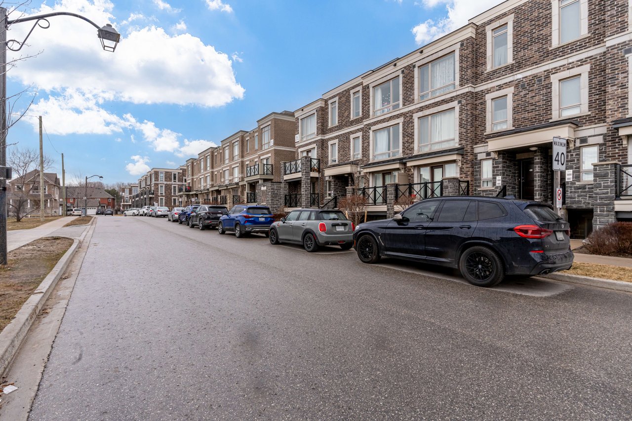 112-2 Dunsheath Way