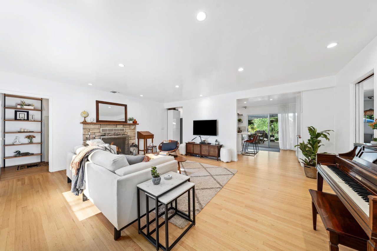 1518 Valley Drive, Topanga