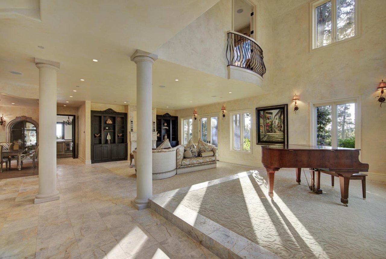 3108 Flavin LN