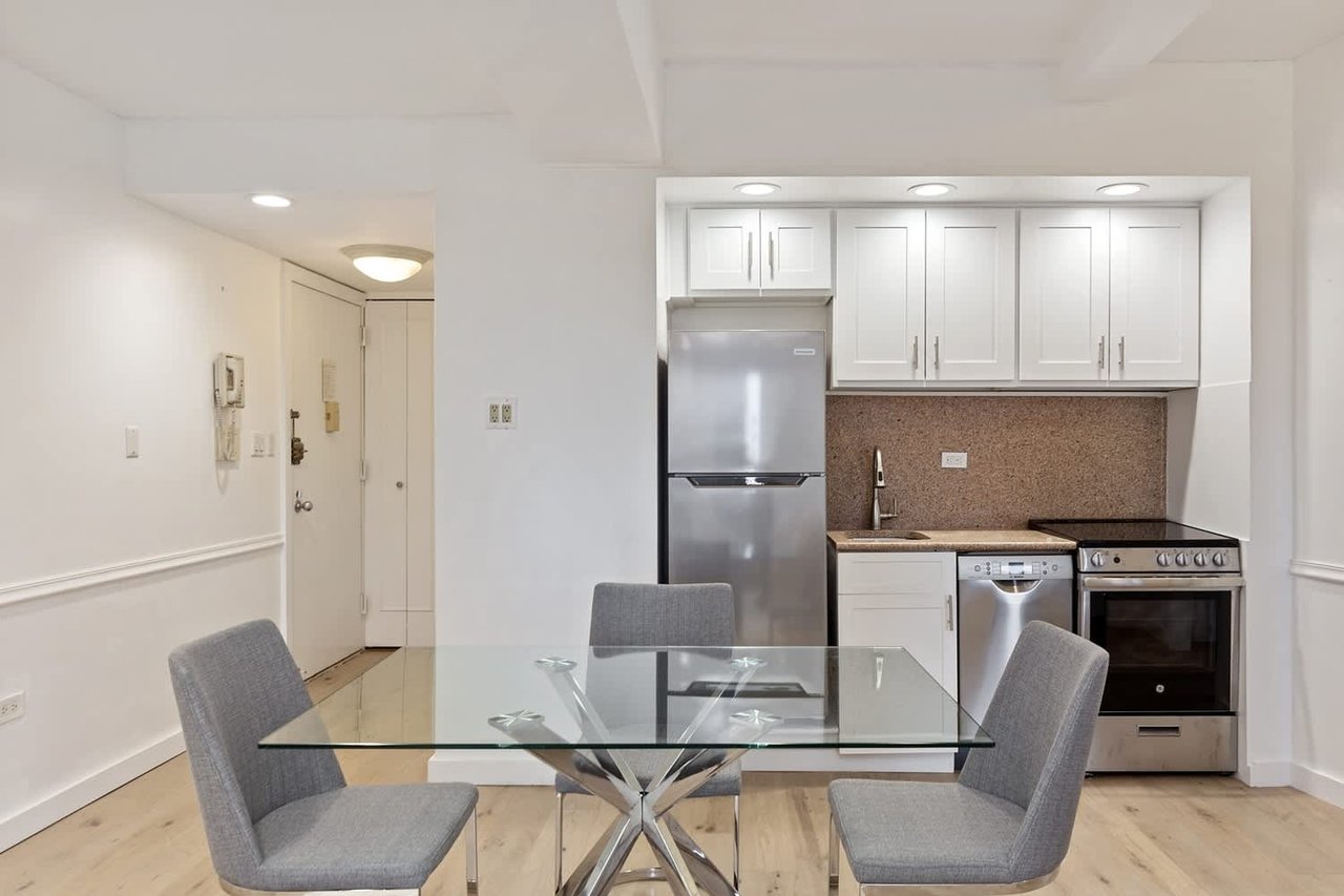 150 W 51st St Unit 1407
