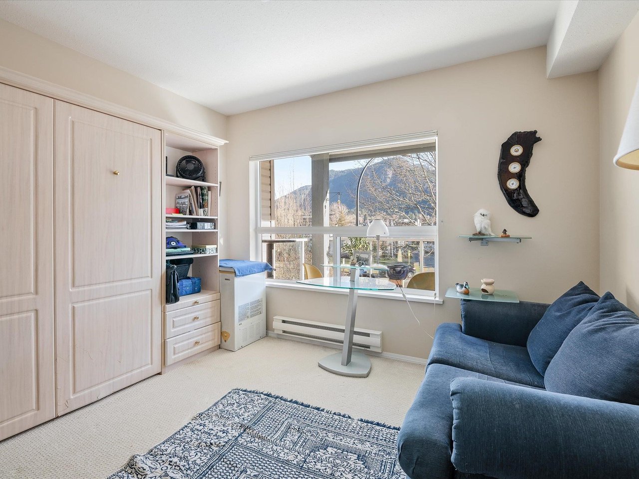 203-1203 Pemberton Ave