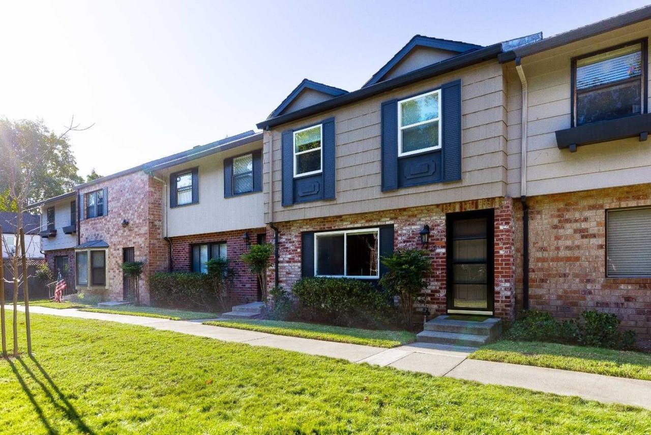 1450 Carnot DR