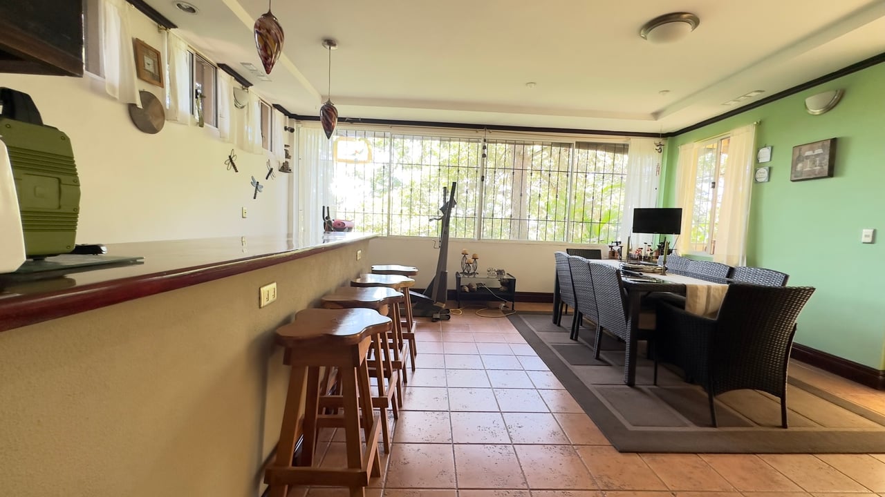 Colonial Gated Forest Home, Curridabat, San Jose
